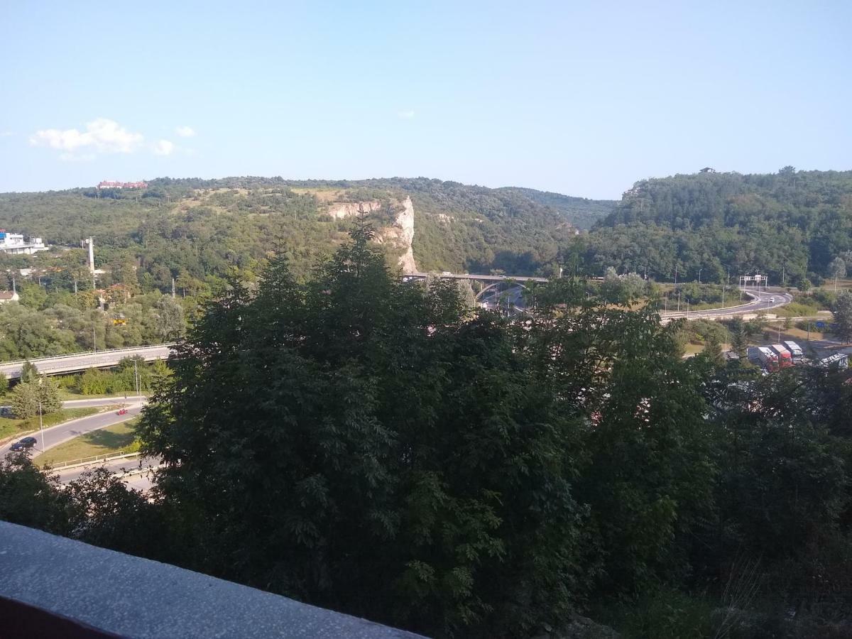 Апартамент "Скален Венец" Veliko Tŭrnovo Exterior foto